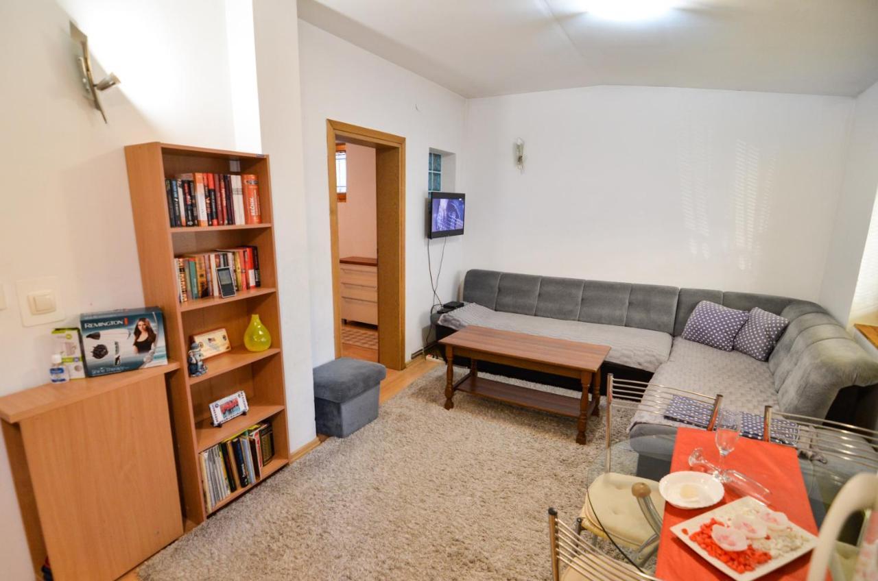 Blacksmith Apartment + Free Private Parking Saraievo Exterior foto