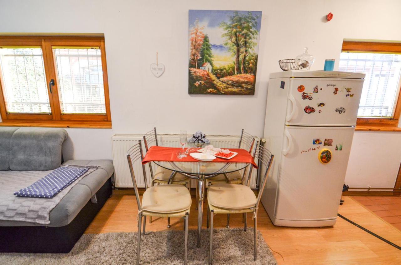 Blacksmith Apartment + Free Private Parking Saraievo Exterior foto